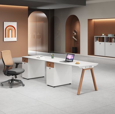 Estación de trabajo de oficina moderna de planta abierta Escritorio Cubicle Estación de trabajo Mesa