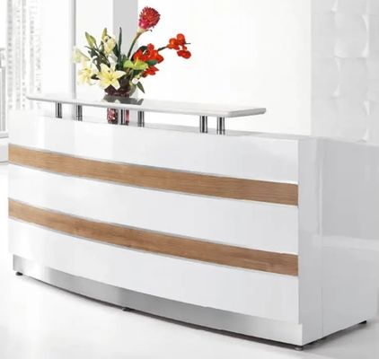 Venta caliente Tamaño personalizado Sencillo Gran Diseño Hotel Escritorio de la recepción Blanco Mesa de la recepción Escritorio del salón de belleza Moderno