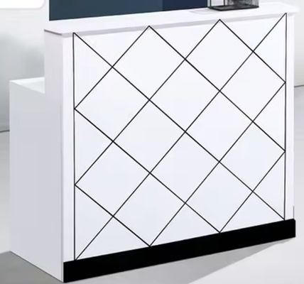 Tienda de venta al por menor Diseño del mostrador de efectivo Tienda de ropa moderna Diseño del mostrador de efectivo Contador de pago