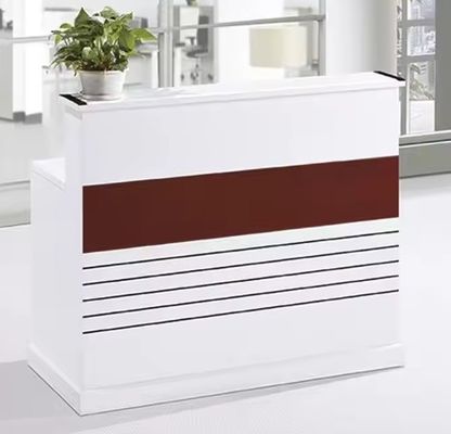 Tienda de venta al por menor Diseño del mostrador de efectivo Tienda de ropa moderna Diseño del mostrador de efectivo Contador de pago