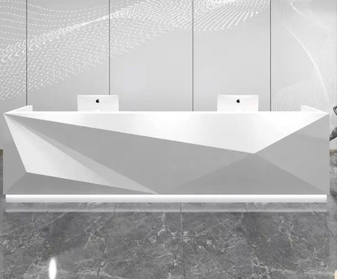 Fancy Led Recepción del mostrador delantero Blanco hermoso curvo Muebles de oficina personalizados de gran tamaño Panel contemporáneo
